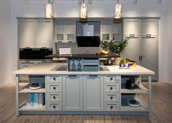 Modern Solid Wood Kitchen Cabinet
